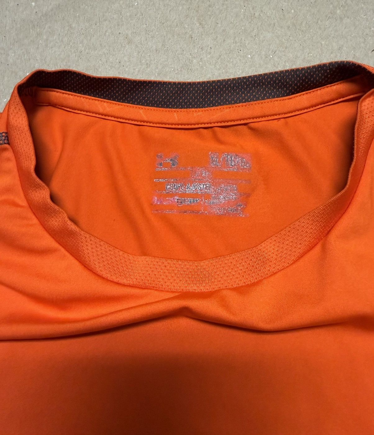 Under Armour Under Armour Heat Gear Loose Shirt Orange size XL Rare! Size US XL / EU 56 / 4 - 3 Thumbnail