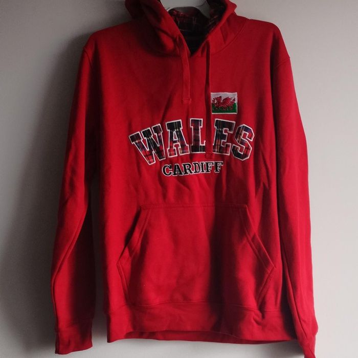 Vintage Wales Cardiff vintage y2k Oldschool retro hoodie | Grailed