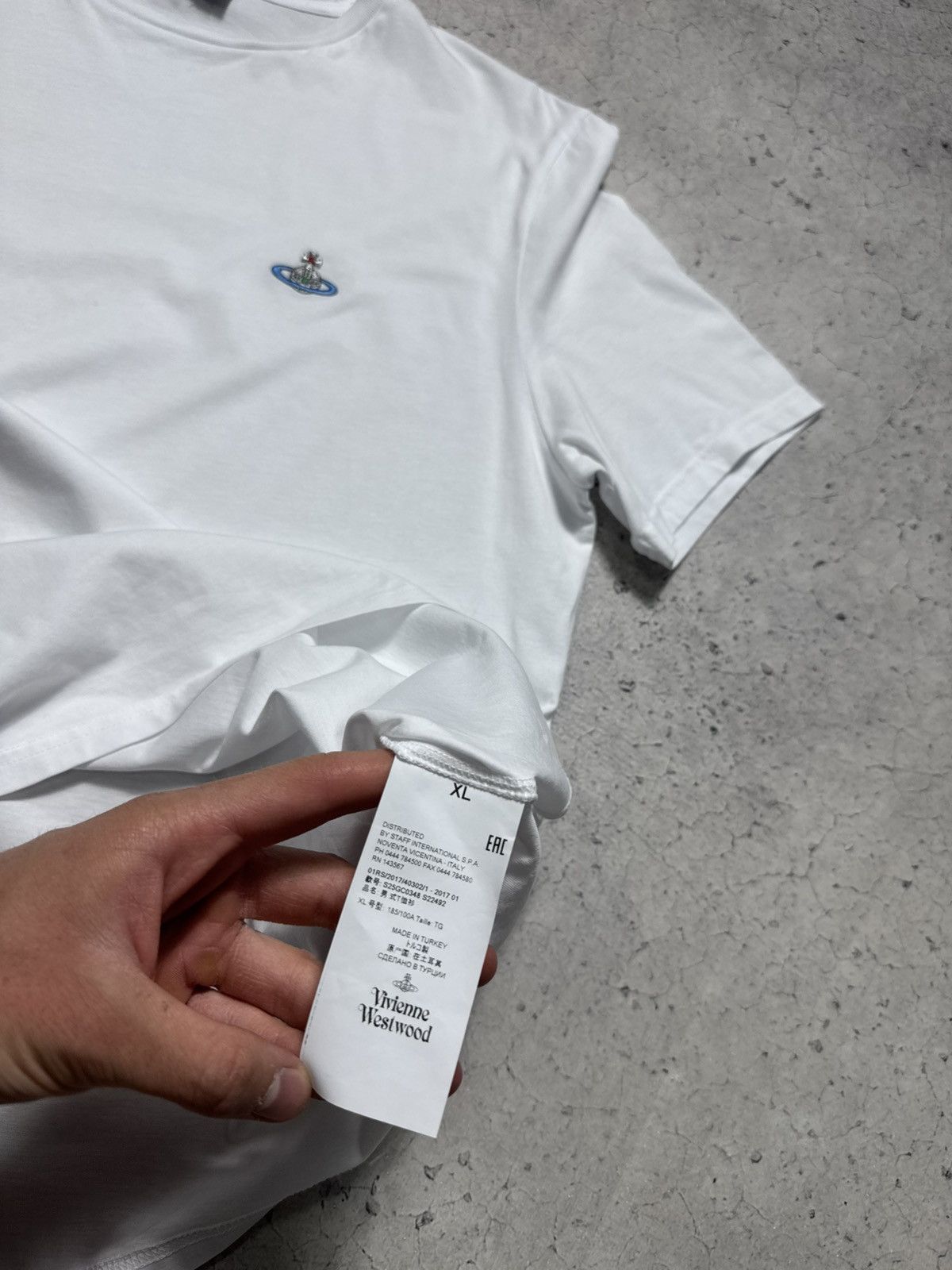 Vivienne Westwood Vivienne Westwood Luxury T-Shirt White Size XL Size US XL / EU 56 / 4 - 7 Thumbnail