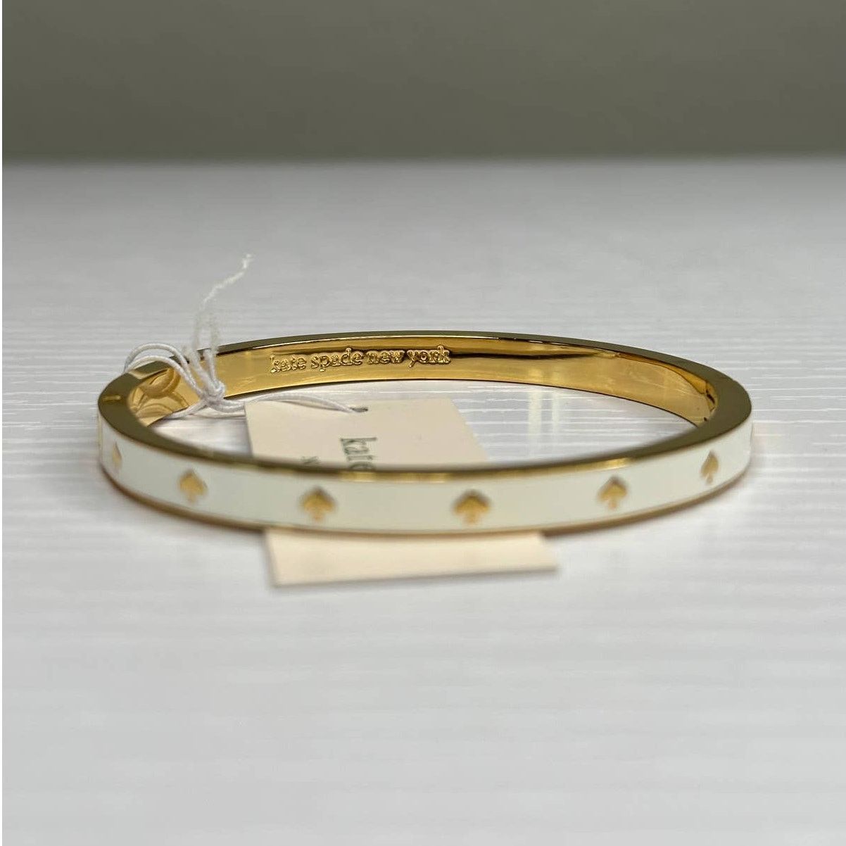 Kate Spade Kate Spade White Enamel Gold Tone Spot Spade Bangle Bracelet Size ONE SIZE - 4 Thumbnail