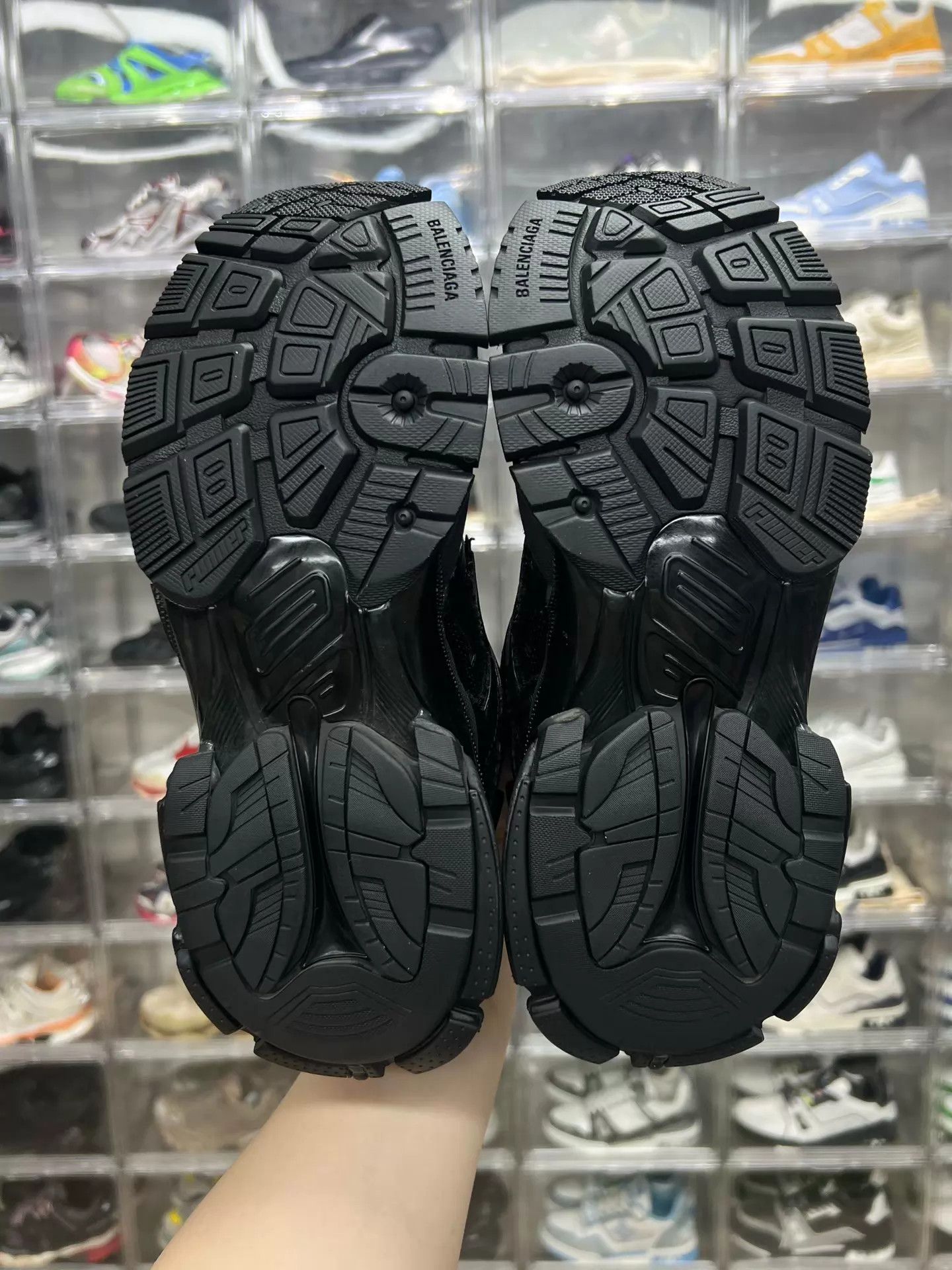 Balenciaga Balenciaga Runner Black 39 Size US 8.5 / IT 38.5 - 7 Thumbnail