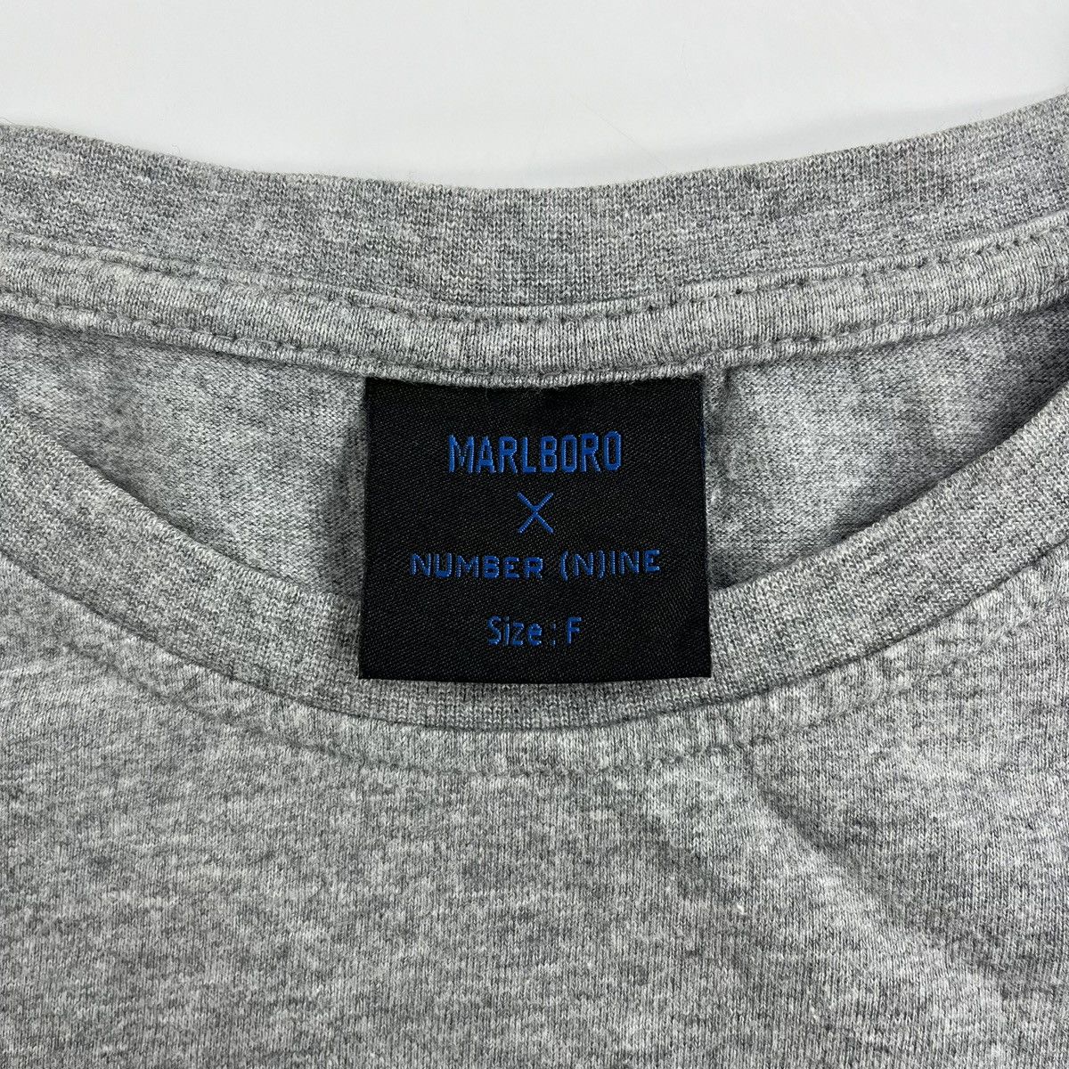 Number (N)ine 2000s Number (N)ine Marlboro Moon Logo Tshirt Heather Gray Size US M / EU 48-50 / 2 - 7 Thumbnail