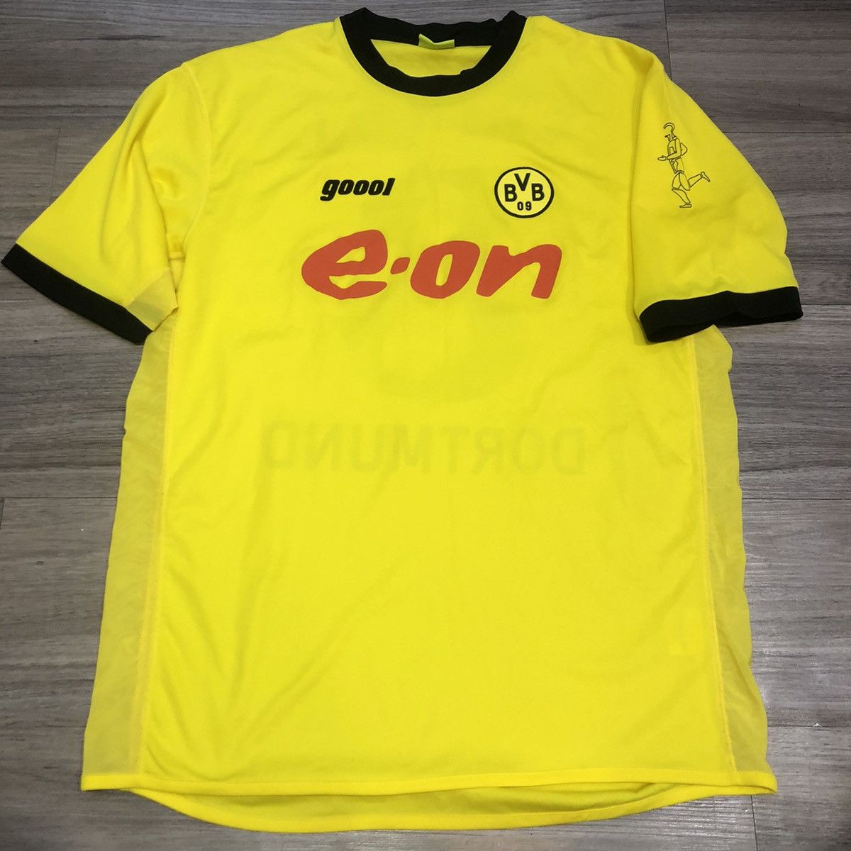 image of Bloke x Soccer Jersey Dortmund 03/04 Home Shirt 8 Frings in Yellow, Men's (Size Large)