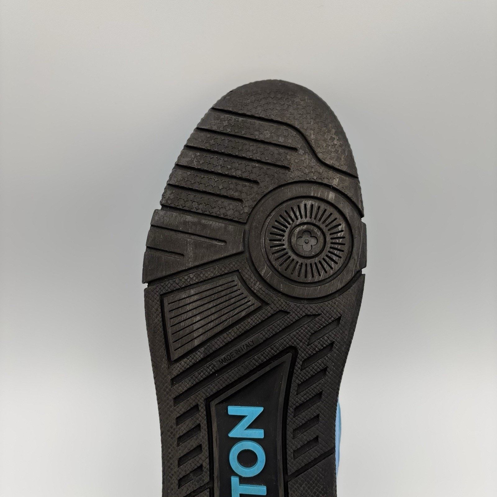Louis Vuitton (8-8.5 US) Louis Vuitton Trainer ' Blue Black ' | GOOD COND! Size US 8.5 / EU 41-42 - 10 Thumbnail