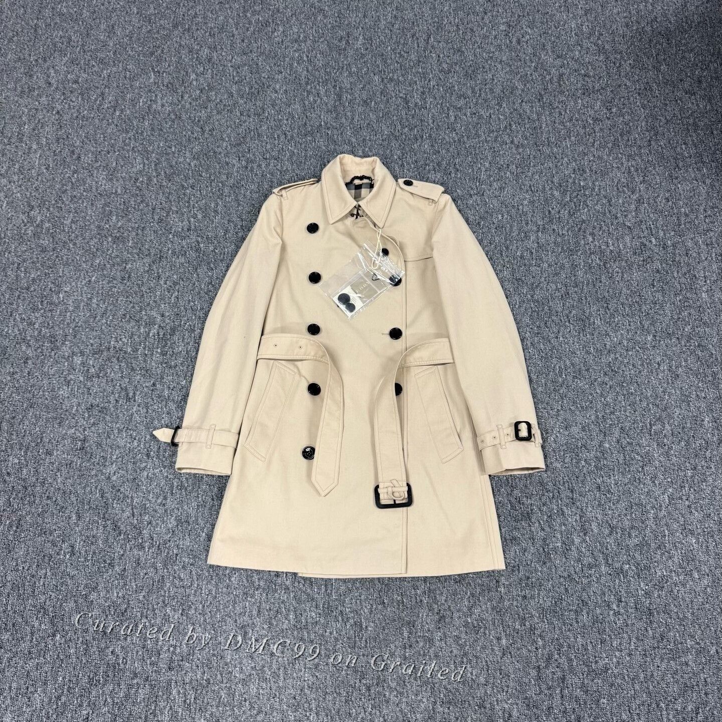 Burberry Burberry Beige Double-Breasted Belted Trench Coat Size XXS / US 00 / IT 34 - 1 Thumbnail