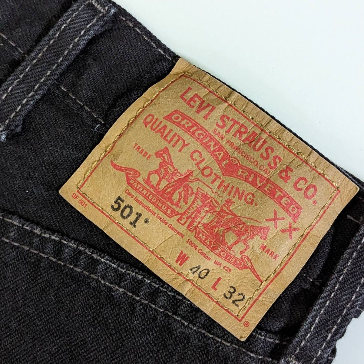Levi's × Levi's Vintage Clothing × Vintage Vintage Y2K Levi 501 Jeans Black Faded Colombia Button Fly Size US 40 / EU 56 - 3 Thumbnail
