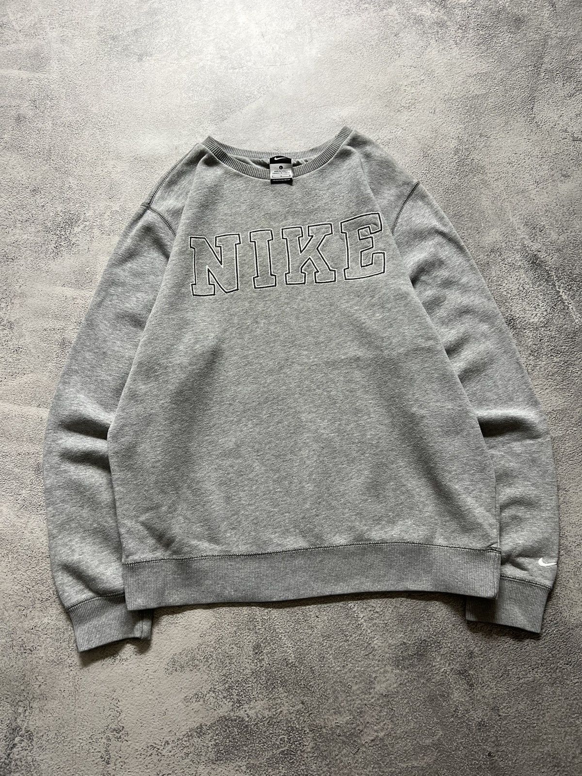 Nike × Vintage Vintage Y2k Nike 🩶 Spellout Big Logo Sweatshirt 00’s Size US L / EU 52-54 / 3 - 3 Thumbnail