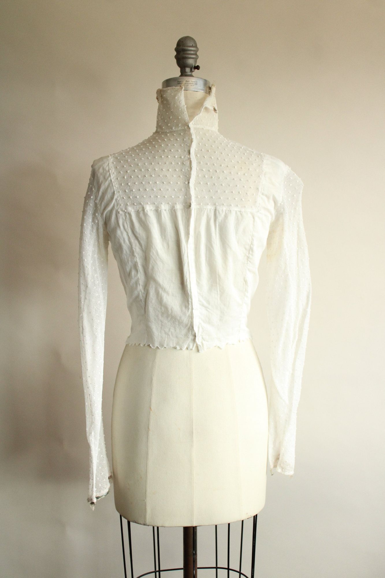 Vintage Antique 1900s Blouse In White With Lace Front. Pigeon Bust Size M / US 6-8 / IT 42-44 - 8 Thumbnail