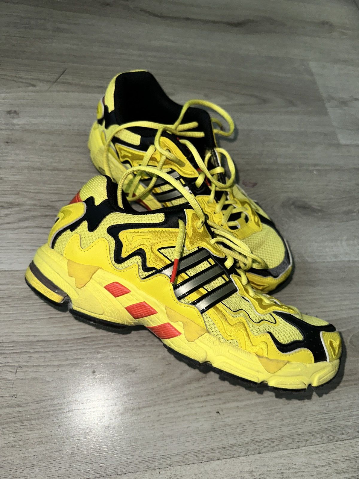 Adidas adidas Response CL Bad Bunny Amarillo Size US 8.5 / EU 41-42 - 1 Thumbnail