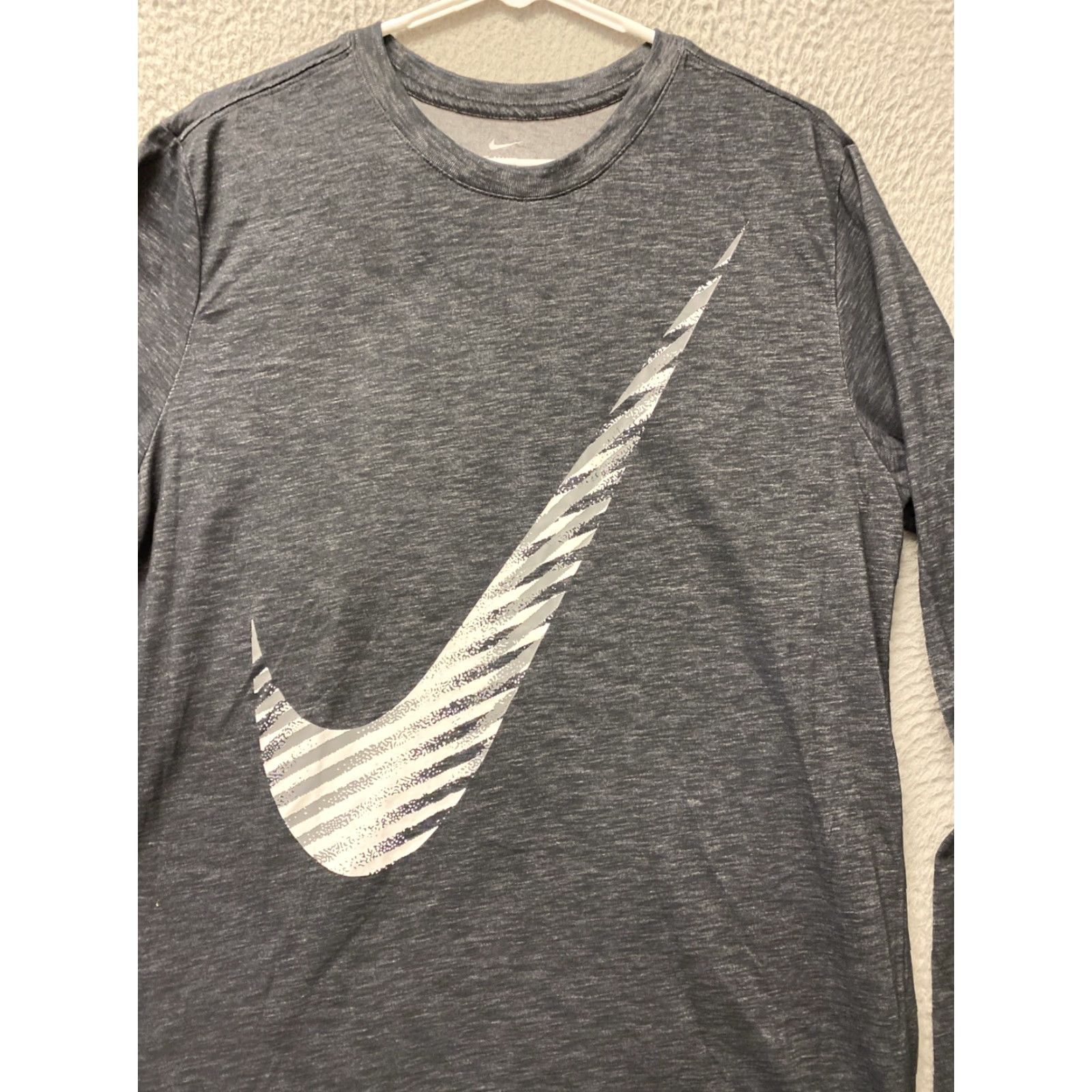 Nike Nike Dri-Fit M Loose Black Logo Long Sleeve Crew Neck Tee 117-46 Size US M / EU 48-50 / 2 - 2 Thumbnail