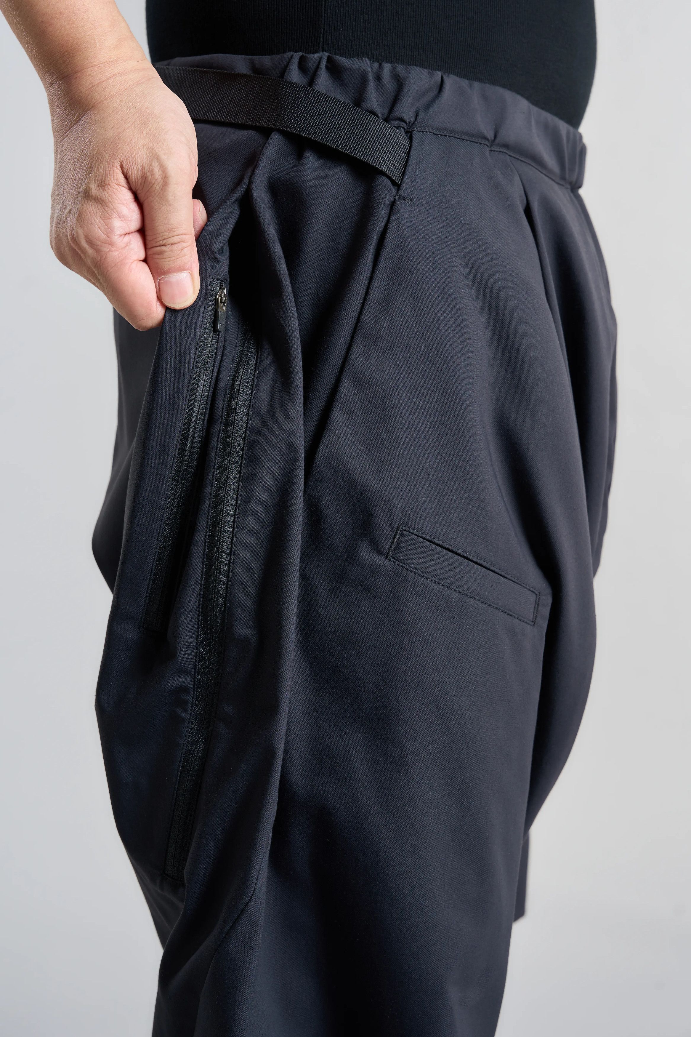 Acronym Acronym P36-CH [L] Size US 36 / EU 52 - 7 Thumbnail