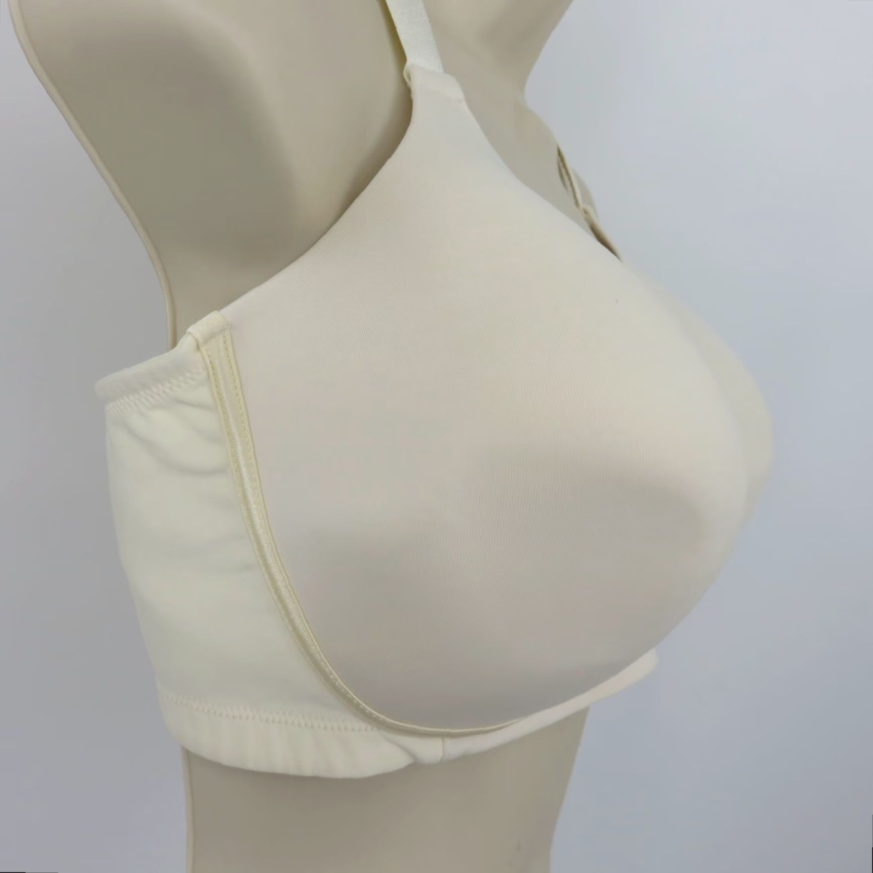 Vintage Vanity Fair Bra 42D Cream Wireless Smoothing Beauty Back Plus Size Womens U/W N/A? Size ONE SIZE - 3 Thumbnail