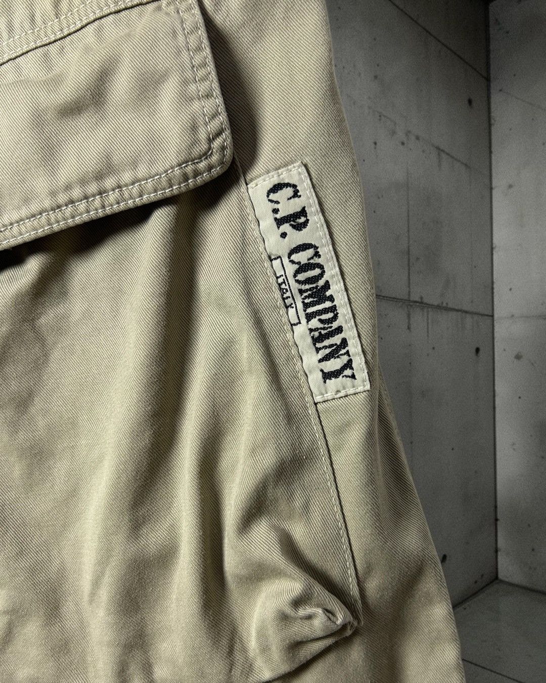 C.P. Company C.P. Company Archive Back-Pocket Cargo Shorts Made in Japan Size US 29 - 6 Thumbnail