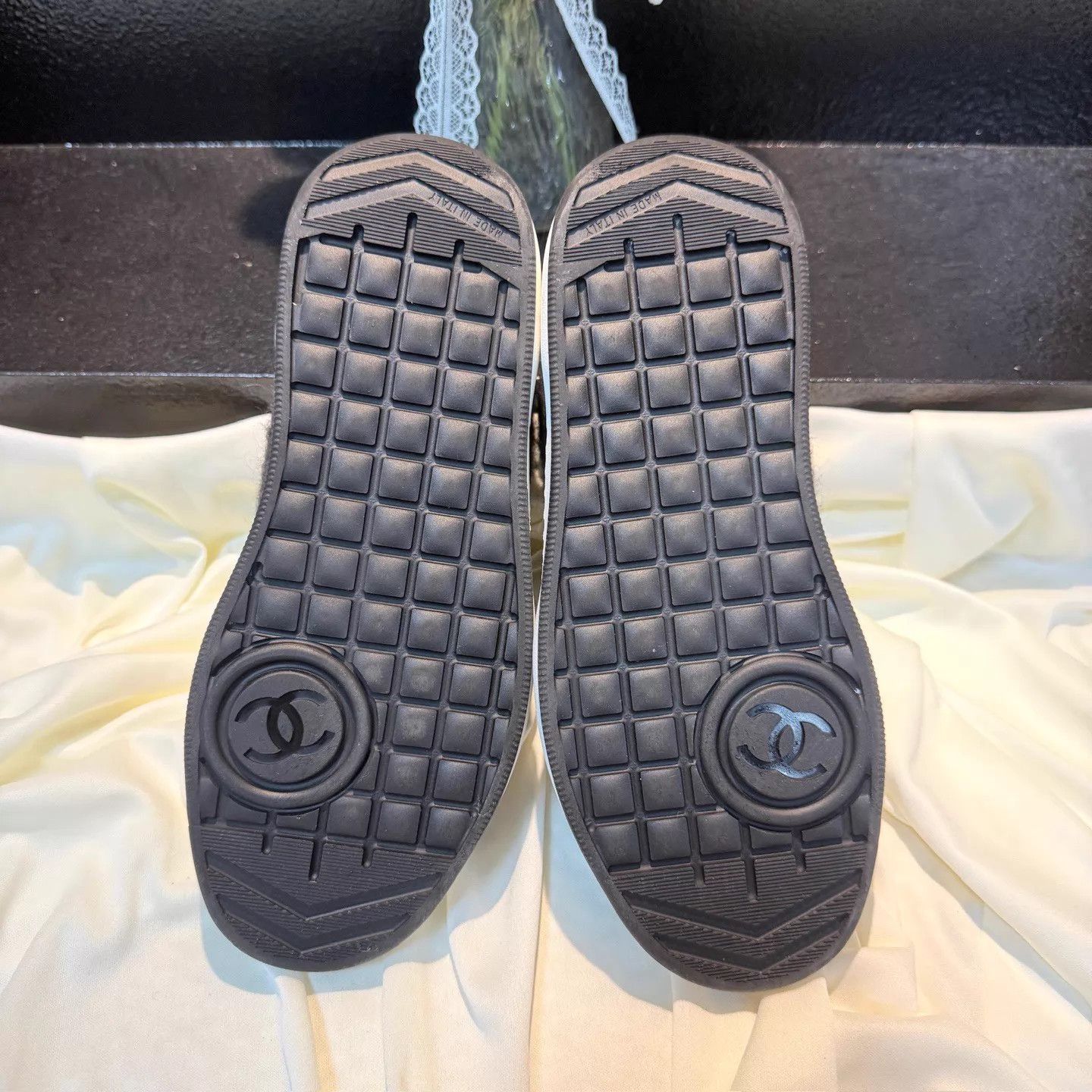 Chanel CHANEL 24B B&W CC Panda Sneakers 36 99% nh3165 Size US 5.5 / IT 35.5 - 8 Thumbnail