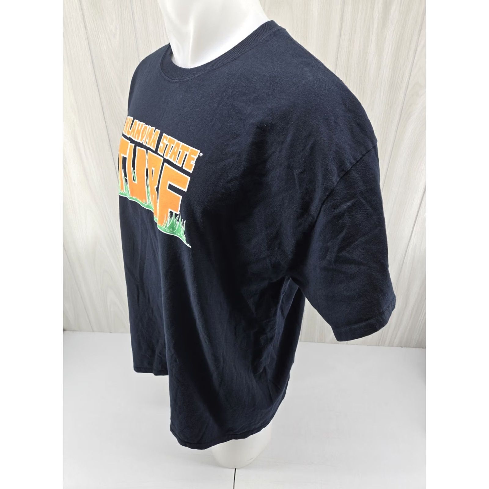 Gildan Oklahoma State Turff Cowboys OSU NCAA T Shirt XL DBL Sided Black Mens Size US XL / EU 56 / 4 - 6 Thumbnail