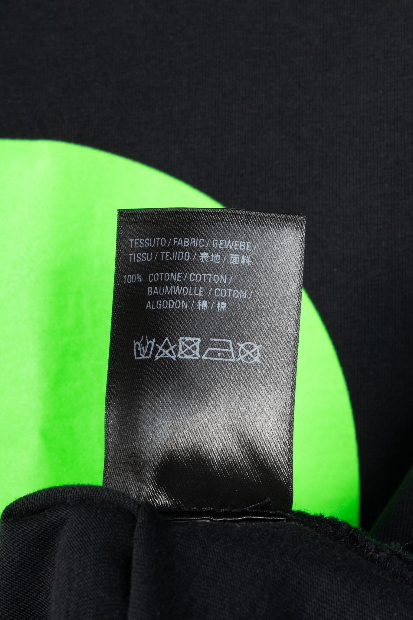 Balenciaga Balenciaga Black Alien-Graphic Distressed Cotton T-Shirt Size XS / US 0-2 / IT 36-38 - 10 Thumbnail