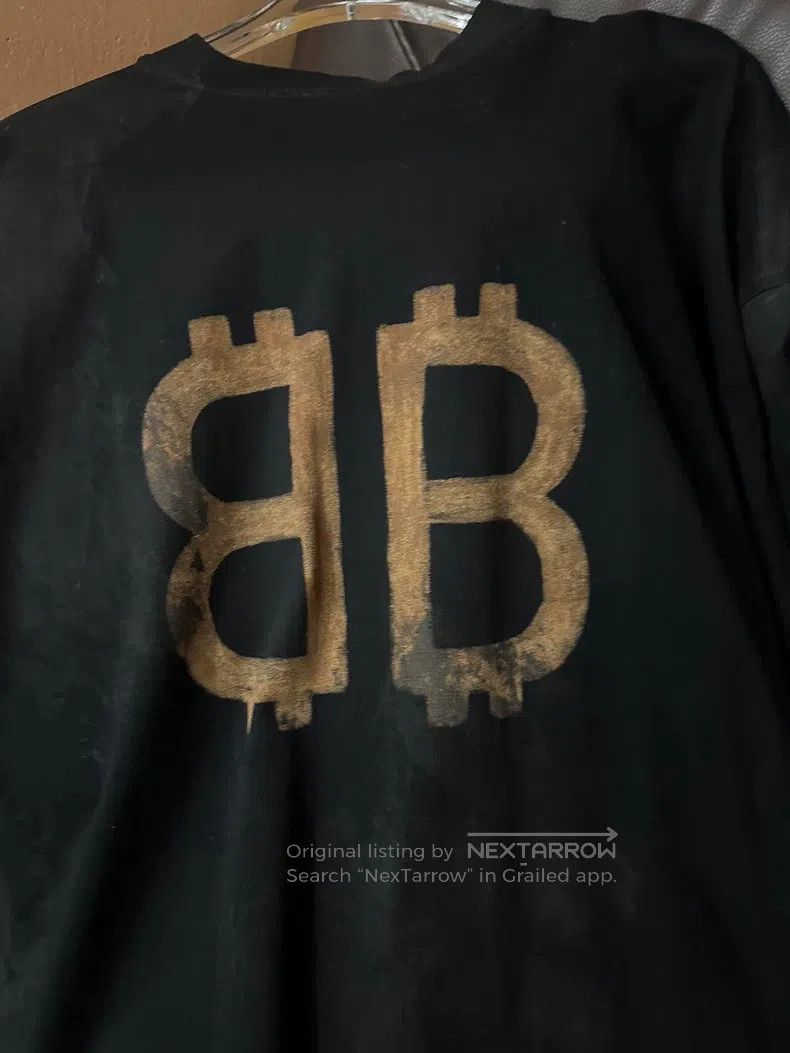 Balenciaga Balenciaga Bitcoin Short Sleeve, Black Option Size US L / EU 52-54 / 3 - 2 Thumbnail