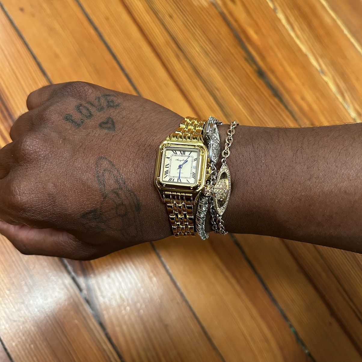 Vintage Vintage 90s vintage retro luxury style quartz Gold watch Size ONE SIZE - 3 Thumbnail