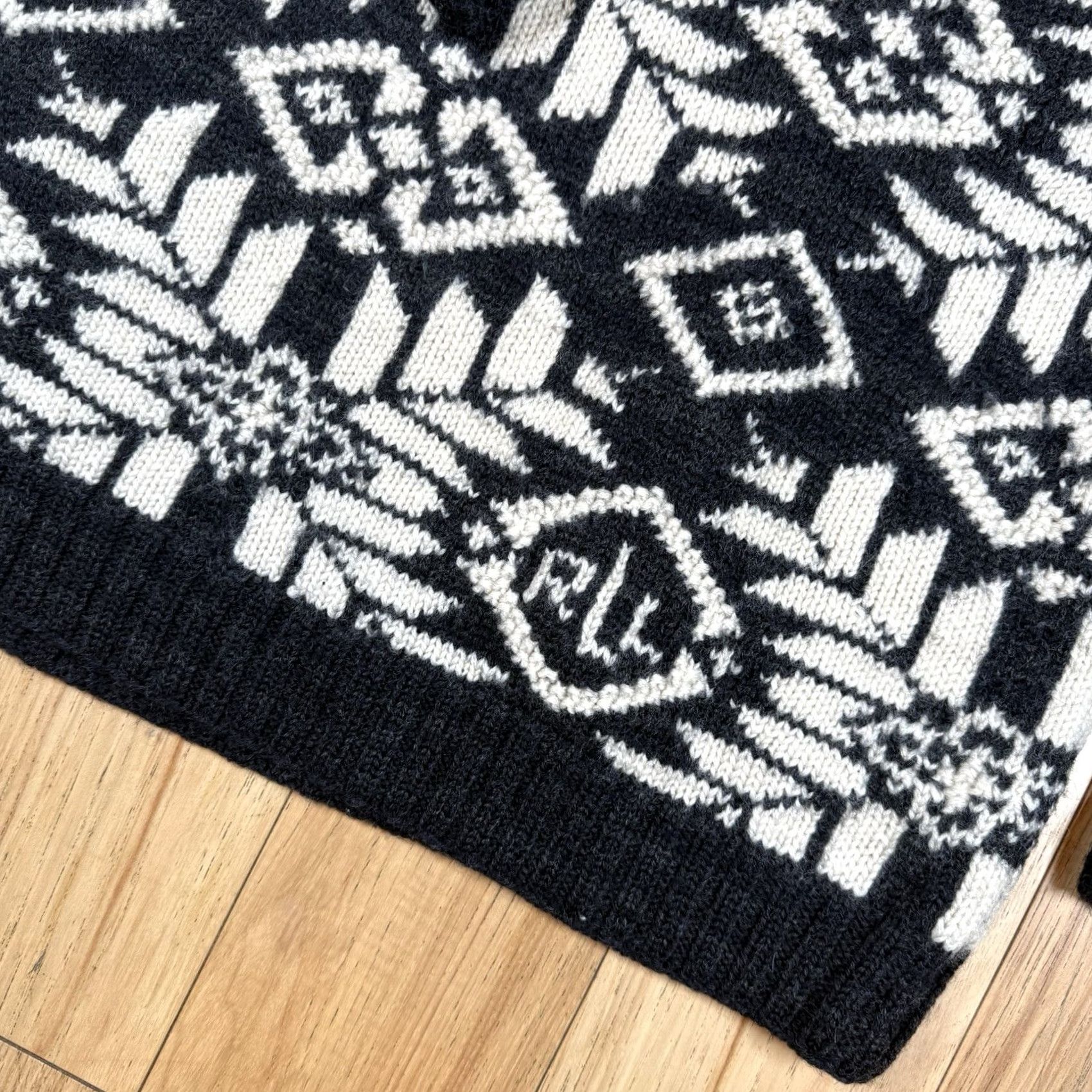 Ralph Lauren VINTAGE Ralph Lauren Sweater Mock Neck Wool Aztec Nordic Handknit Mens L Ivory Pullover Aztec Mens L Wool Sweater Size L / US 10 / IT 46 - 3 Thumbnail