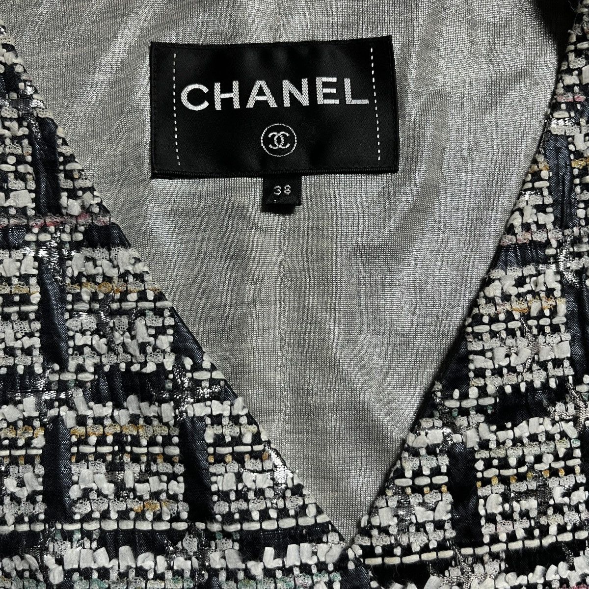 Chanel Chanel 2016 Airport Series Tweed Jacket Size XS / US 0-2 / IT 36-38 - 3 Thumbnail