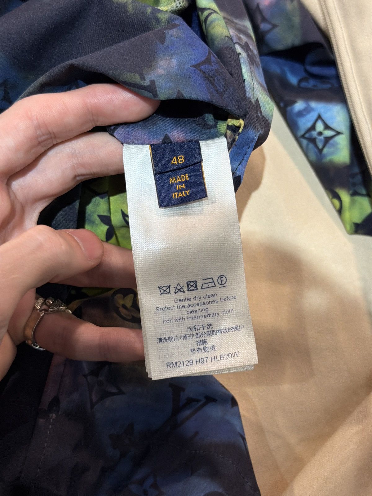 Louis Vuitton Louis Vuitton Monogram Reversible Windbreaker $3300 (48) Size US L / EU 52-54 / 3 - 17 Thumbnail