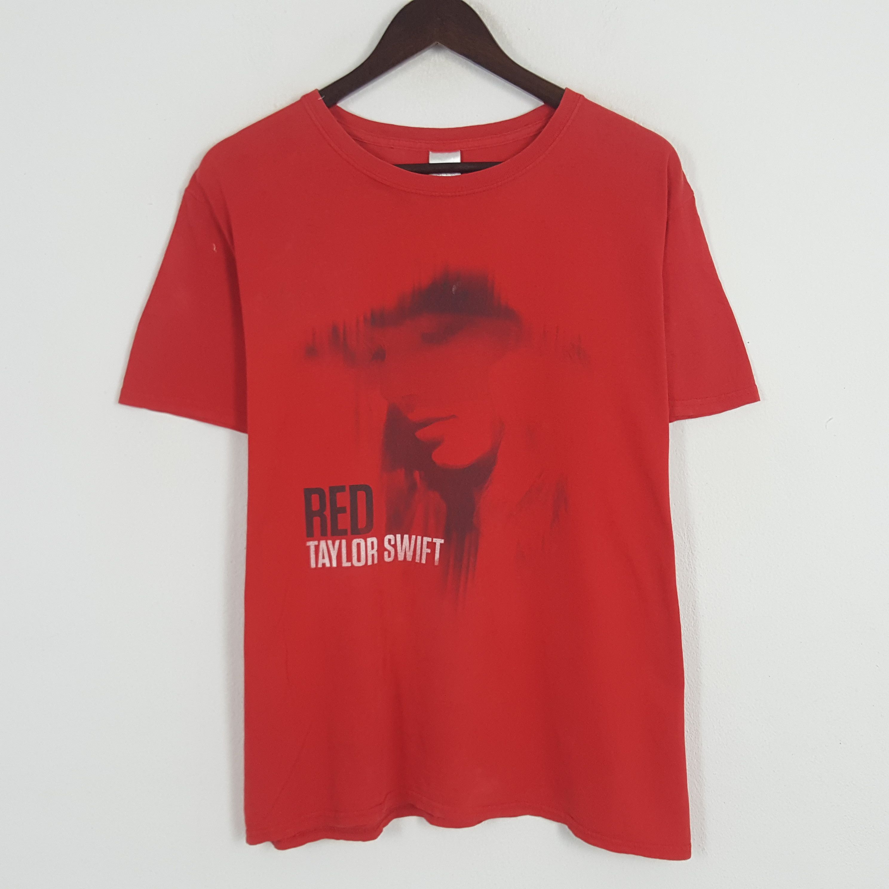 Band Tees × Vintage Vintage Red Taylor Swift Tshirt Size US L / EU 52-54 / 3 - 1 Thumbnail