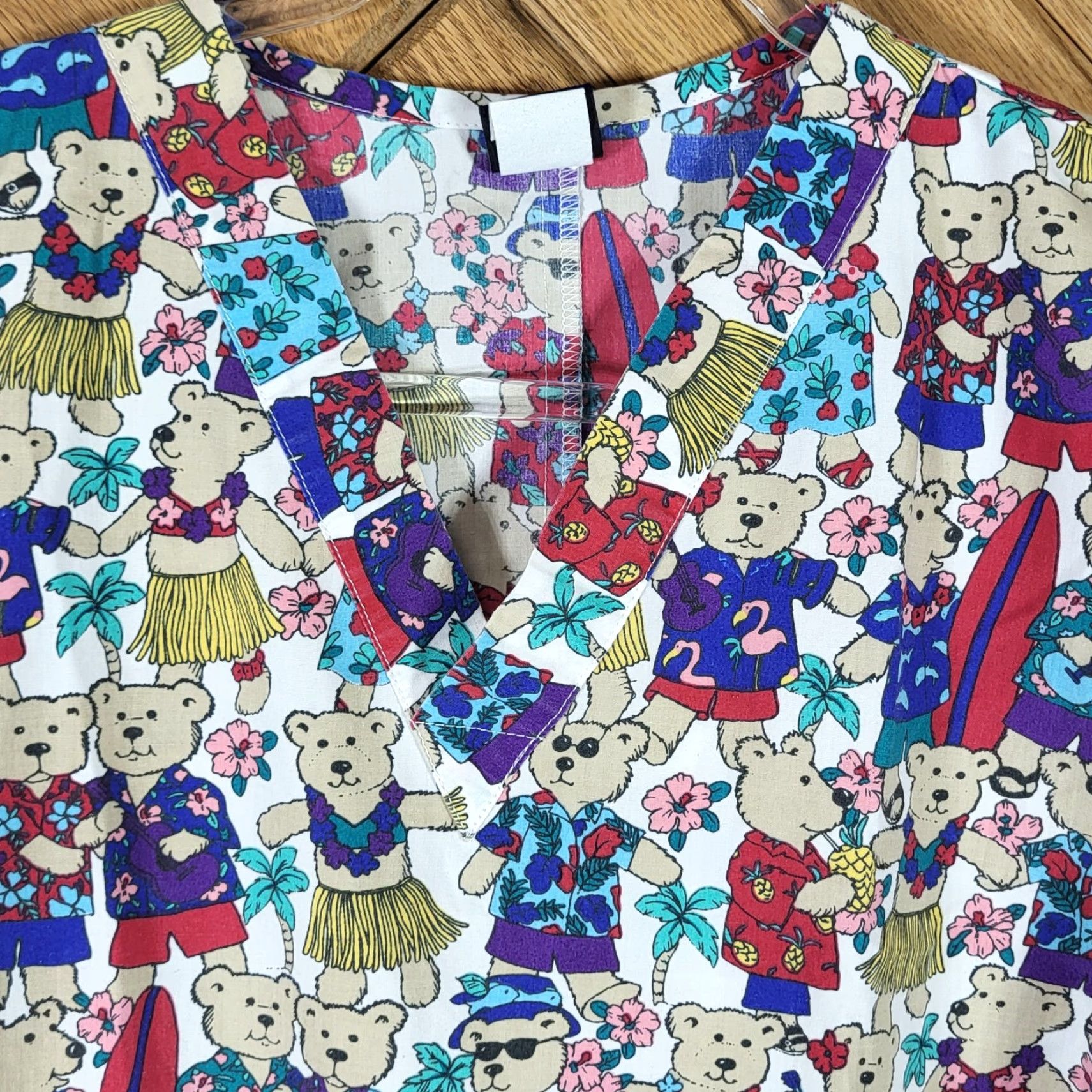 Vintage Barco Womens Scrub Top Medical V-Neck Pockets Hawaiian Bear Print S Multi Womens Barco Birko? Size S / US 4 / IT 40 - 2 Thumbnail