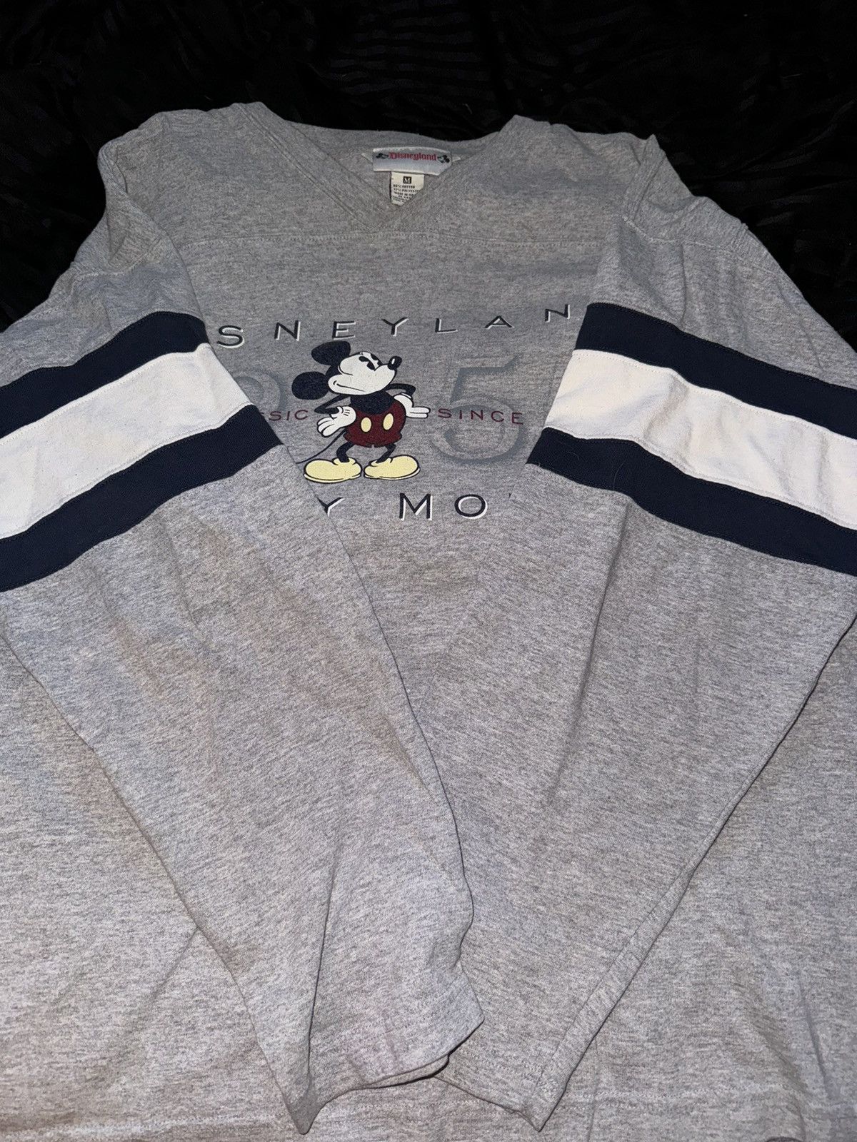 Disney VINTAGE (DISNEYLAND) MICKEY MOUSE CREW 90’s Size US M / EU 48-50 / 2 - 4 Thumbnail