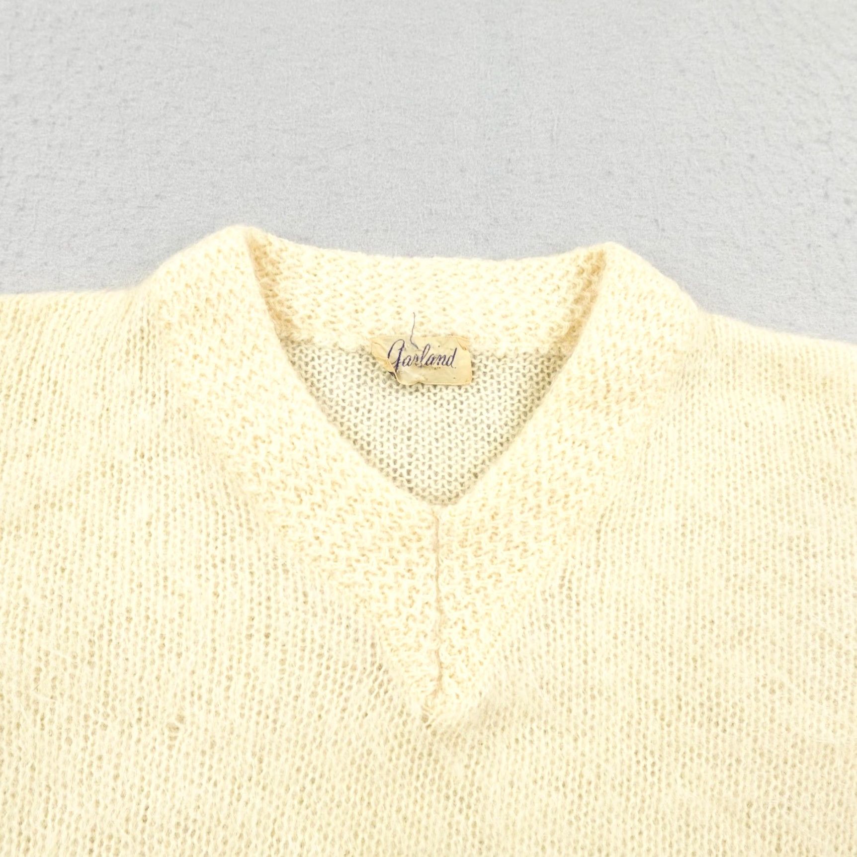 Vintage VINTAGE Garland Sweater Womens Medium Beige Knit V Neck Pullover Acrylic 50s Size M / US 6-8 / IT 42-44 - 2 Thumbnail