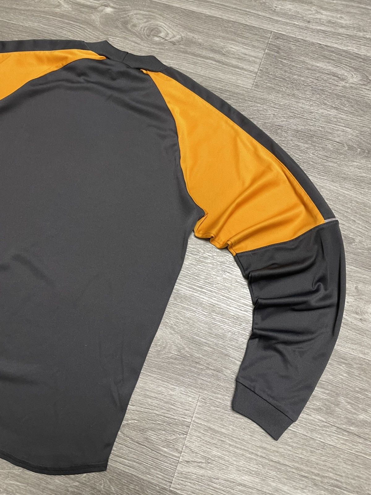 Nike Vintage 90s Nike Made In USA Long Sleeve Jersey Shirt Size US S / EU 44-46 / 1 - 19 Thumbnail