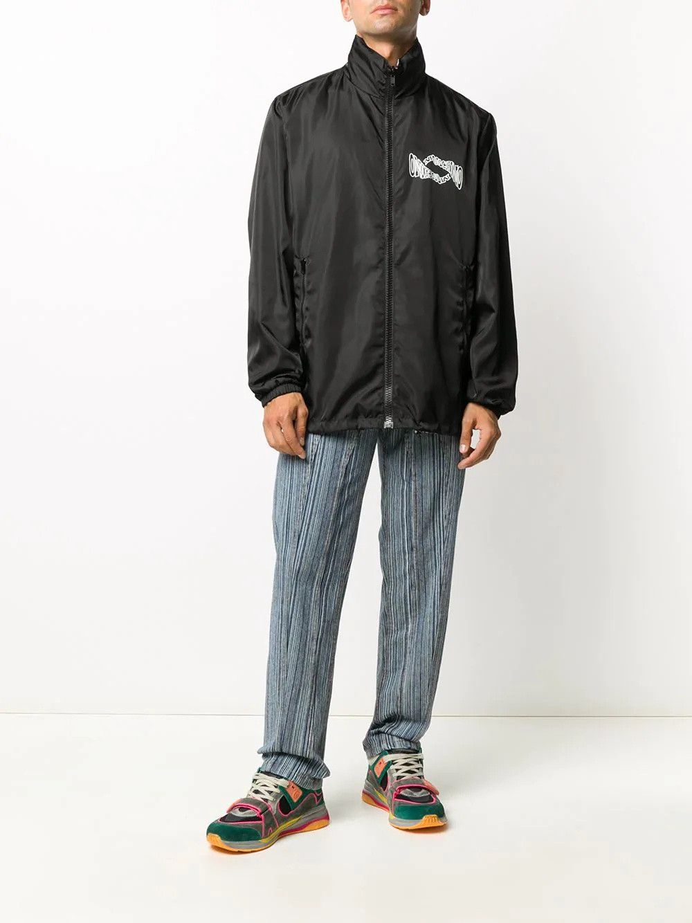 Moschino o1y0225 Logo Turtleneck Jacket in White/Black Size US M / EU 48-50 / 2 - 6 Thumbnail