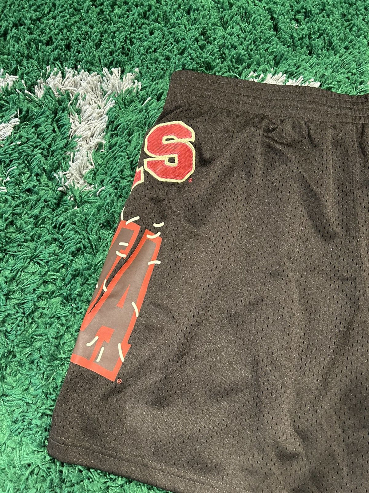 Mitchell & Ness × Travis Scott Travis Scott x Mitchell Ness OU Shorts Size US 40 / EU 56 - 8 Thumbnail