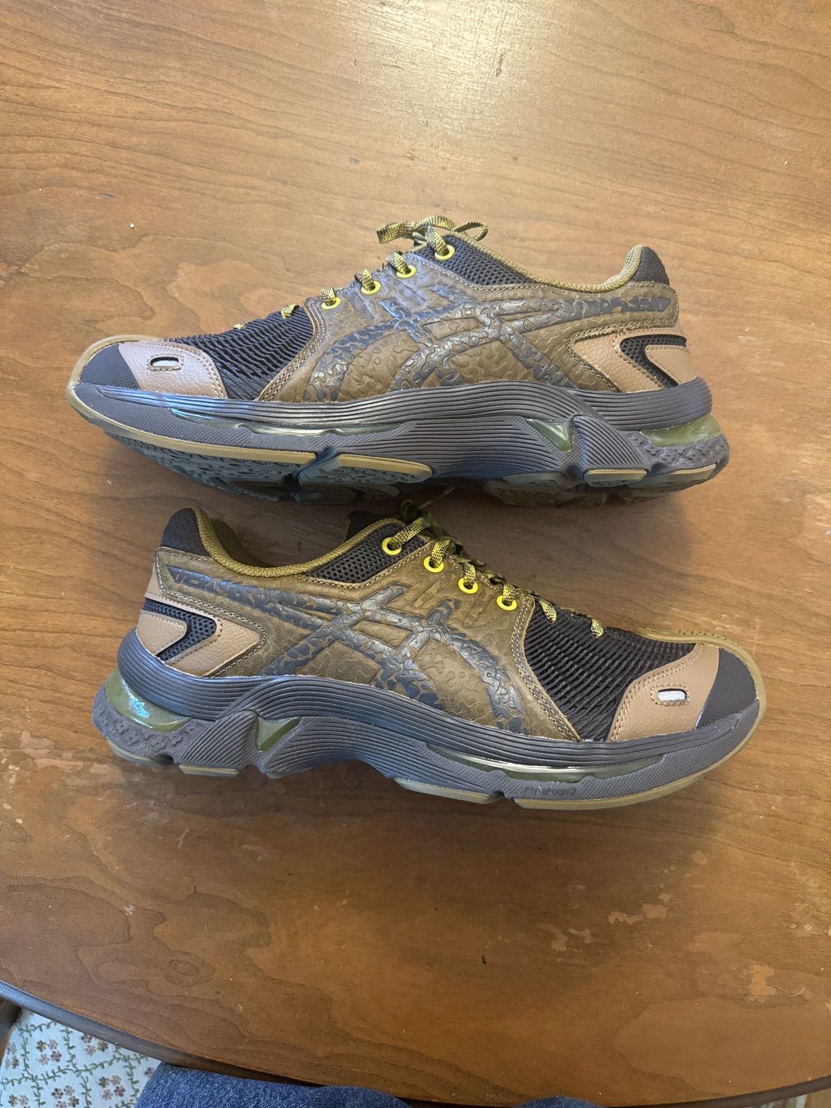 Asics × Kiko Kostadinov Kiko GEL-KIRIL III brown yellow Size US 9 / EU 42 - 2 Thumbnail