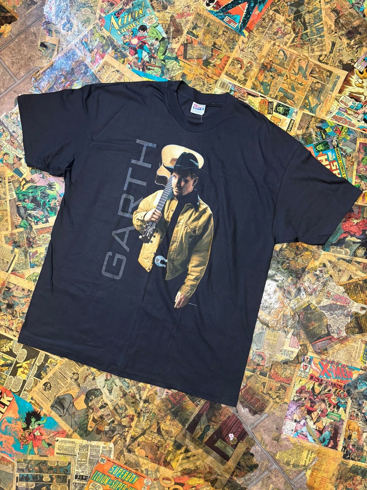 Vintage 1998 vintage Garth Brooks happiness tee Size US XXL / EU 58 / 5 - 1 Thumbnail