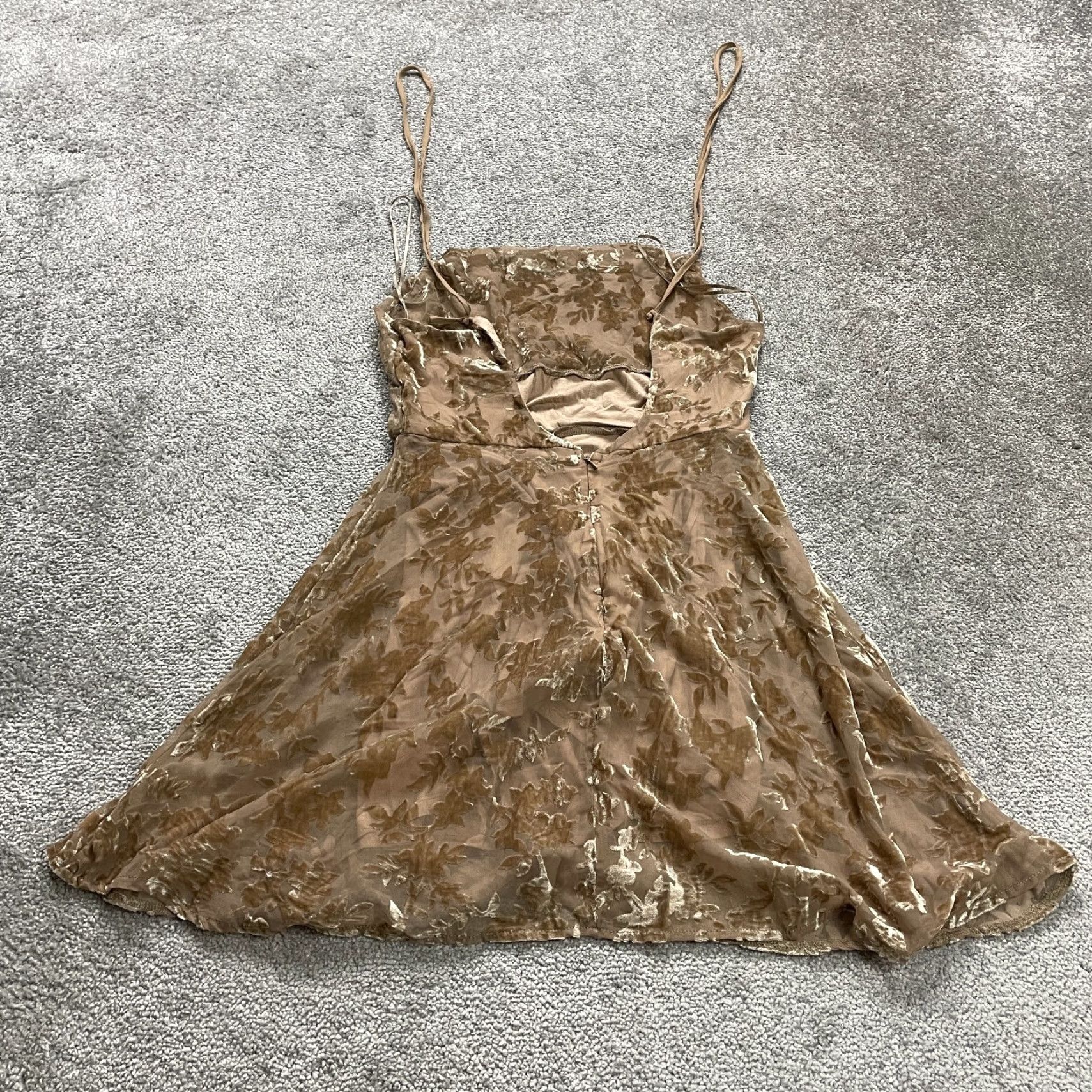 Velvet Le Lis Dress Womens M Brown Velvet Floral Spaghetti Backless Sleeveless Zip Knee Length Size M / US 6-8 / IT 42-44 - 3 Thumbnail