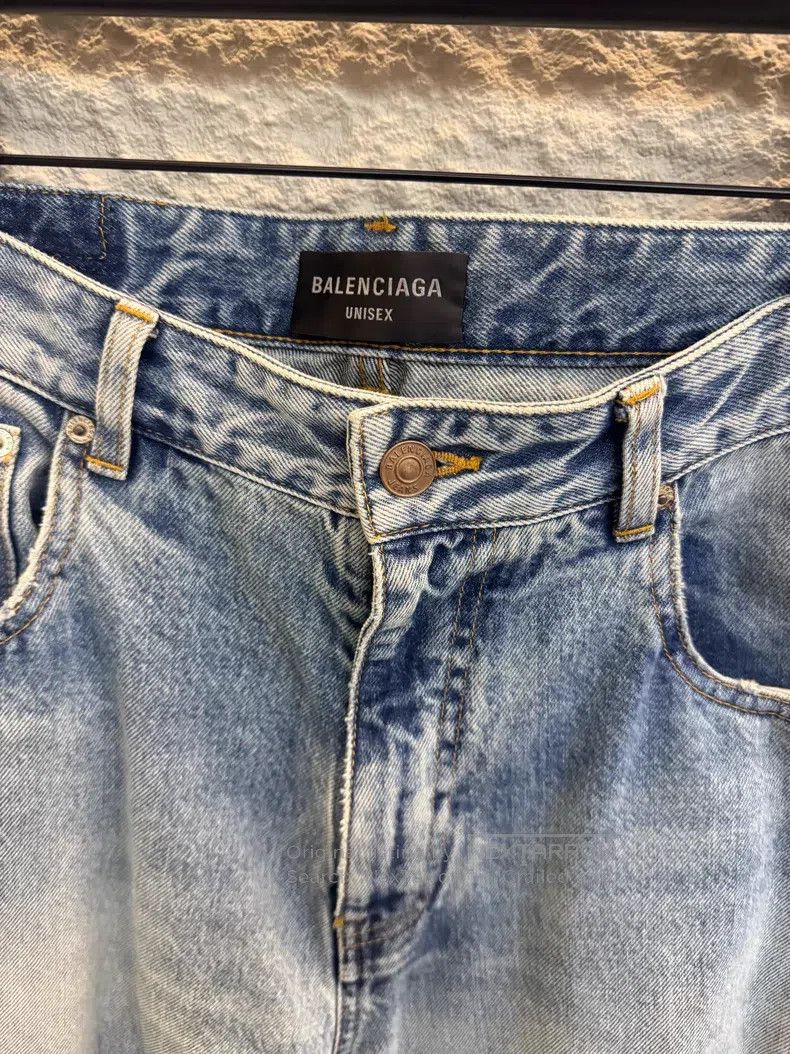 Balenciaga Balenciaga size S Ice Blue Washed Mid-Waist Denim Pants Size US 27 - 2 Thumbnail