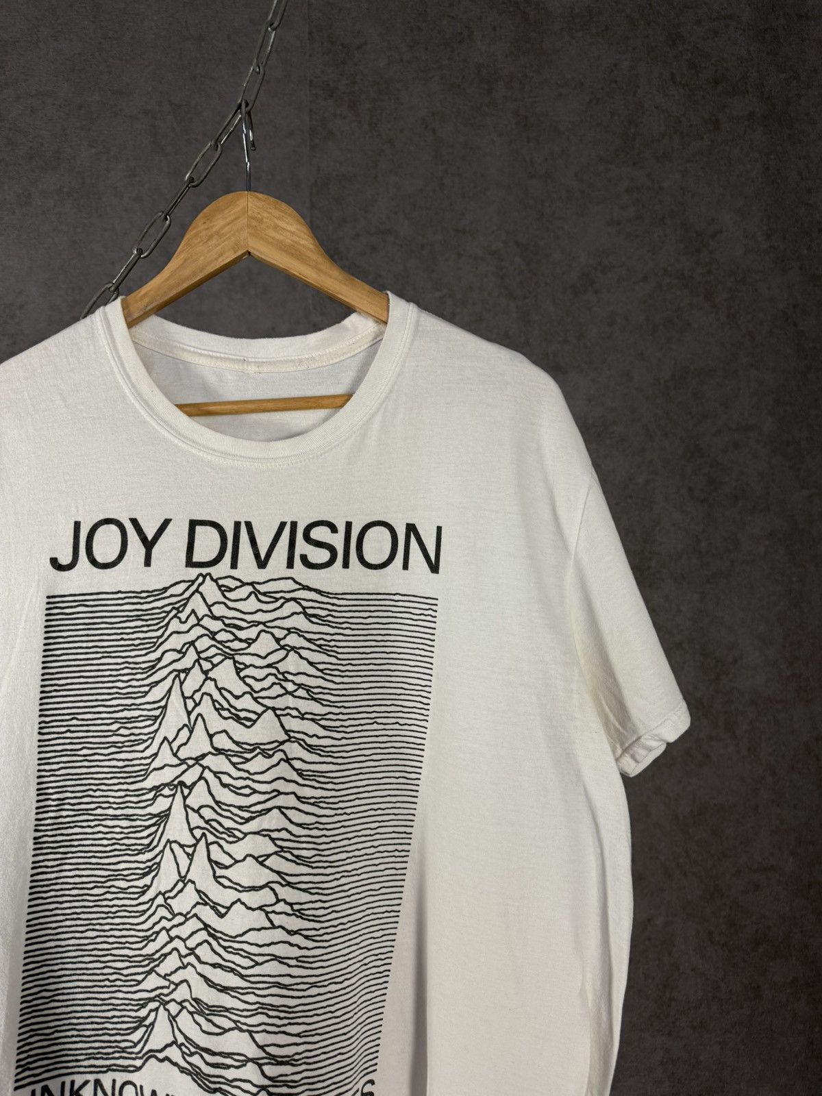 Joy Division Joy Division Unknown Pleasures band tee Size US XL / EU 56 / 4 - 2 Thumbnail