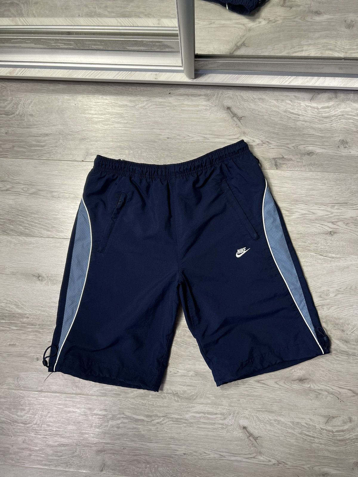 Nike × Vintage Vintage Nike Nylon Shorts Embroidered Swoosh Logo Size US 32 / EU 48 - 4 Thumbnail