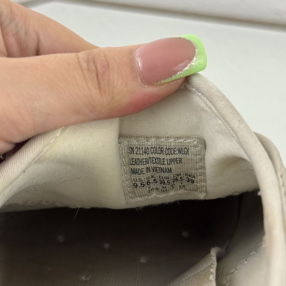 SKECHERS SKECHERS Vintage Y2K 2000s White Leather Sporty Slip Ons Size US 9.5 / IT 39.5 - 12 Thumbnail