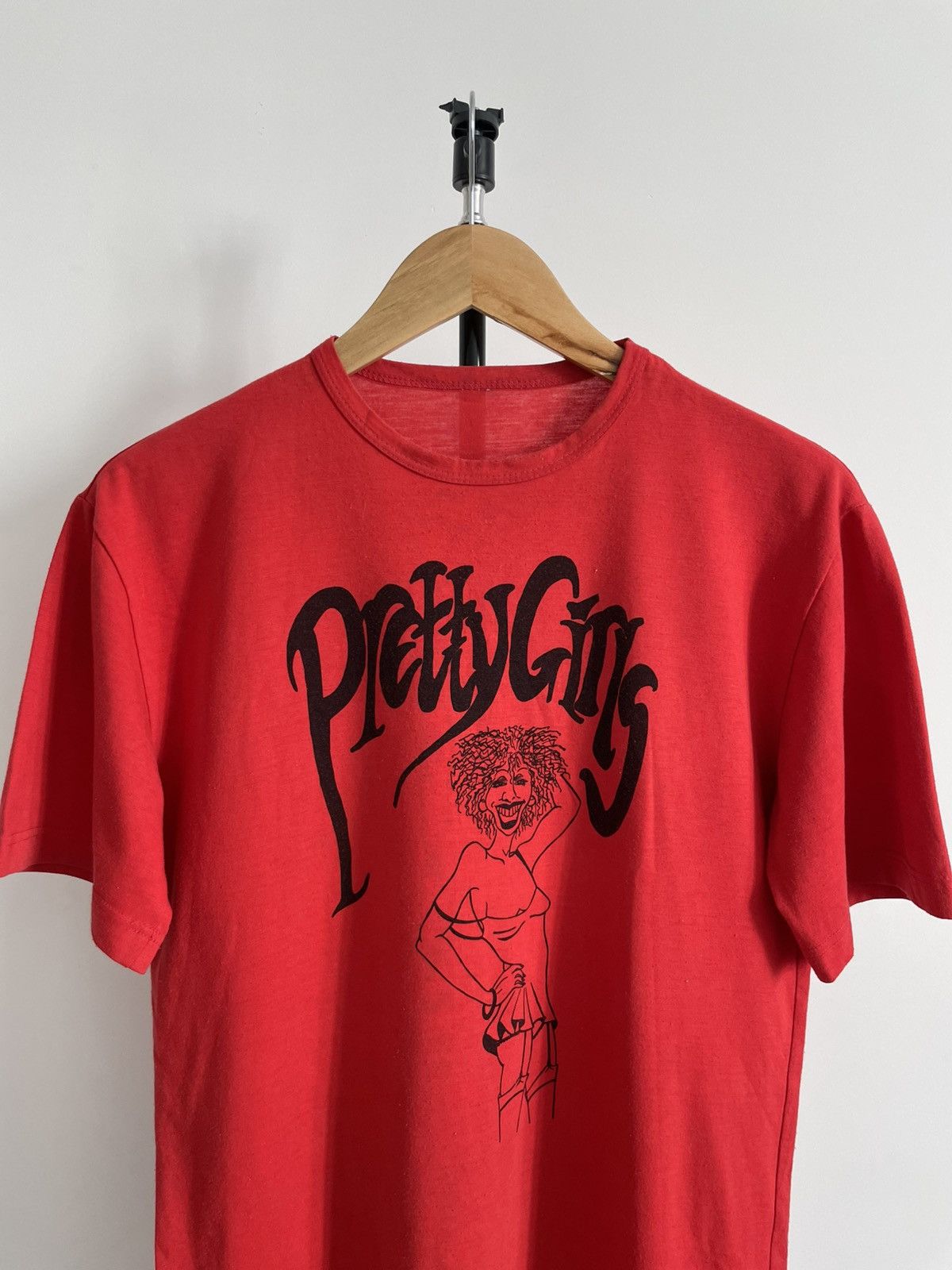 Vintage Vintage 80’s Pretty Girls T-Shirt Sexy Y2K RARE Size US M / EU 48-50 / 2 - 2 Thumbnail
