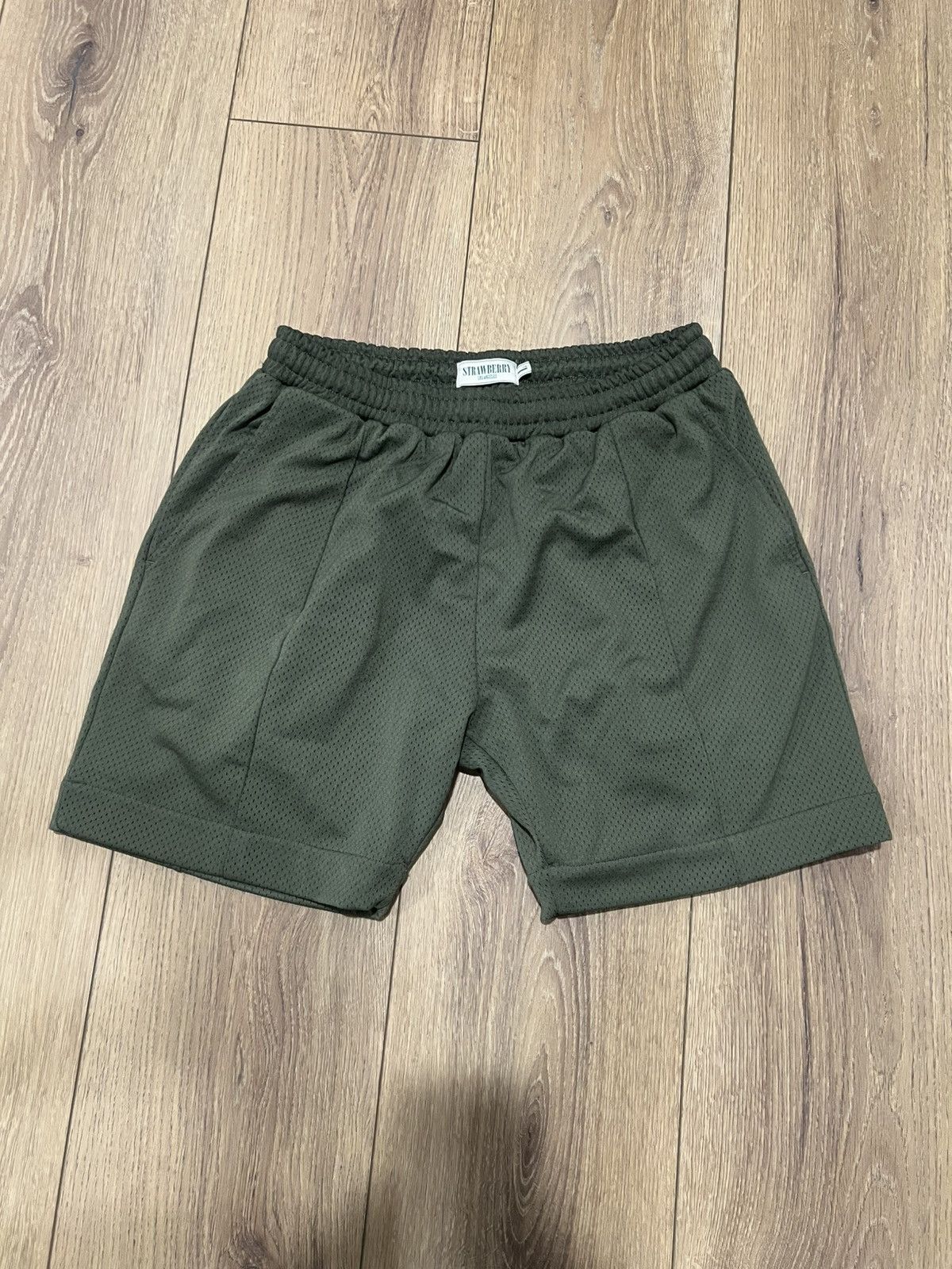 Strawberry Strawberry Pleated Mesh Short Size US 34 / EU 50 - 1 Thumbnail
