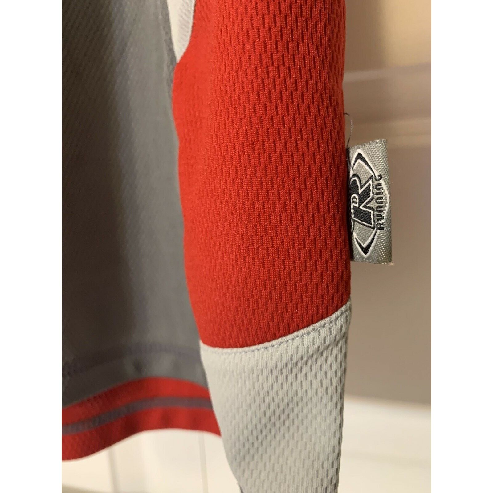 Other Feroti Sport Mens Size XL Running Shirt Jersey Red Gray 1/4 Size US XL / EU 56 / 4 - 7 Thumbnail