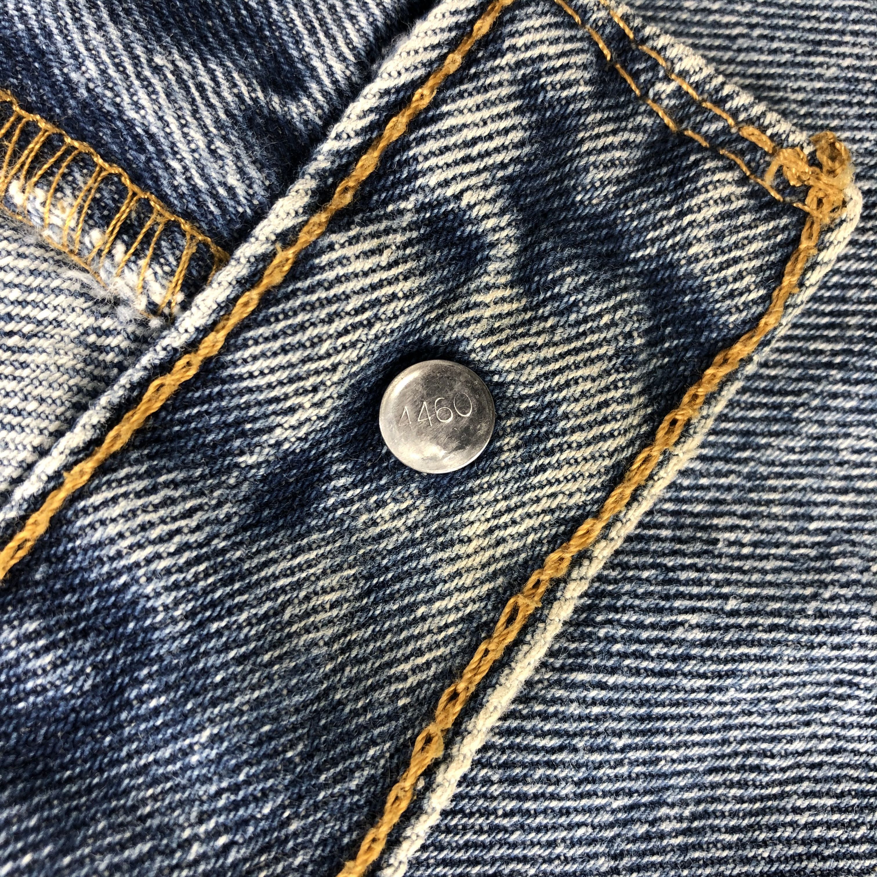 Levi's Vintage Levis 560 Light Wash Jeans- J1324 Size US 43 - 9 Thumbnail