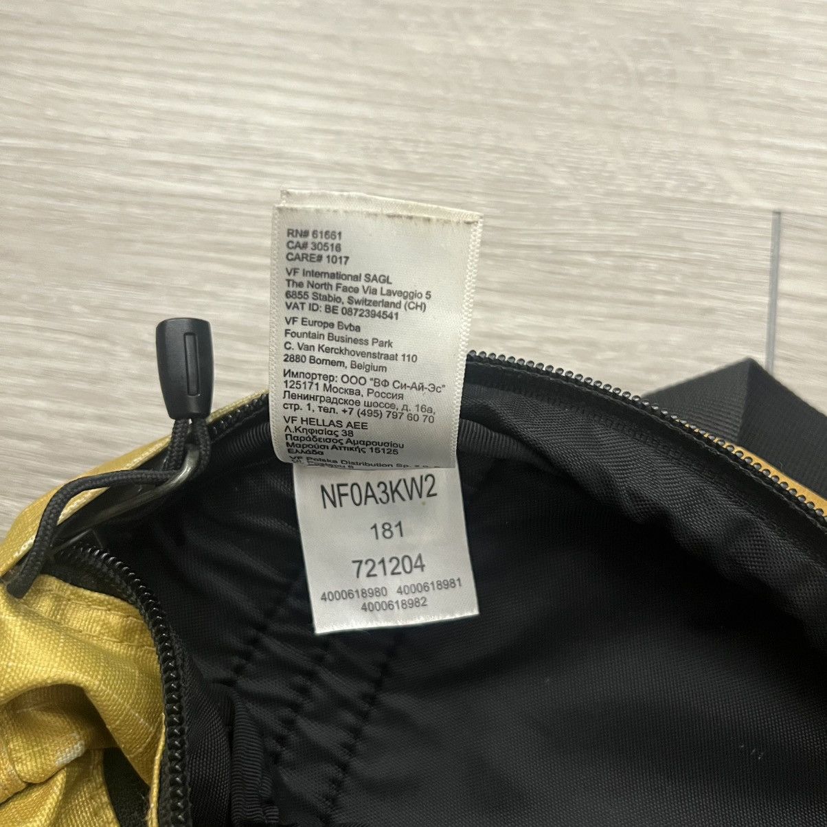 Supreme × The North Face Supreme The North Face Metallic Roo II Lumbar Pack Pouch Size ONE SIZE - 10 Thumbnail