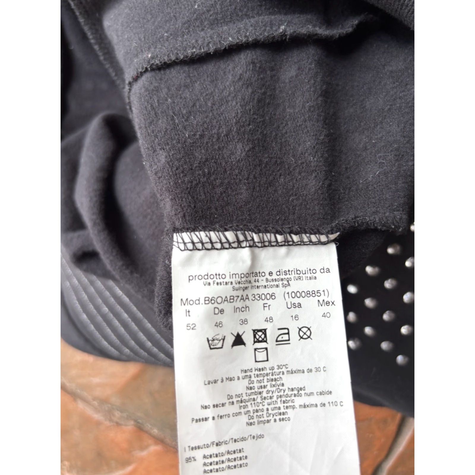 Vintage **Roccobarocco Women's Black Windbreaker Size 16** User: Roccobarocco Women's Black Windbreaker Size 16 Zip Up Sweatshirt Size XXL / US 16-18 / IT 52-54 - 3 Thumbnail