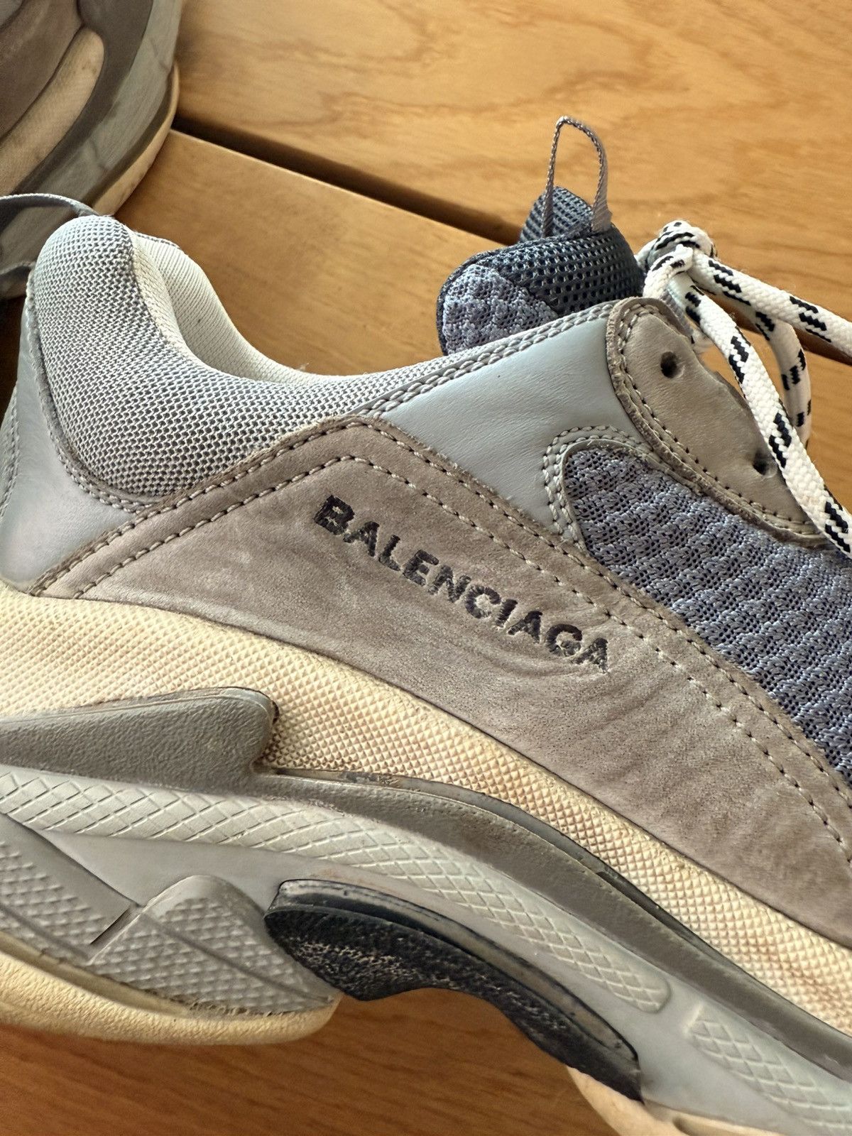 Balenciaga Balenciaga Triple S Grey Size 43 - No Reissue Made in Italy Size US 10 / EU 43 - 4 Thumbnail