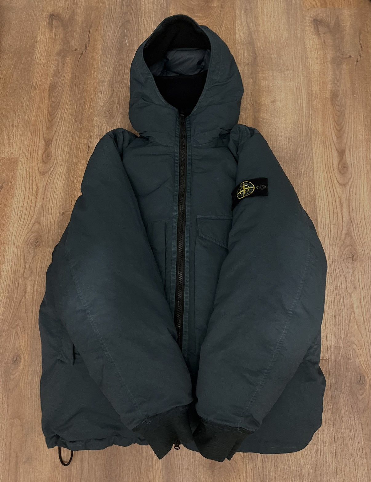image of Stone Island Opaque Nylon Twill Down-Tc in Green, Men's (Size XL)