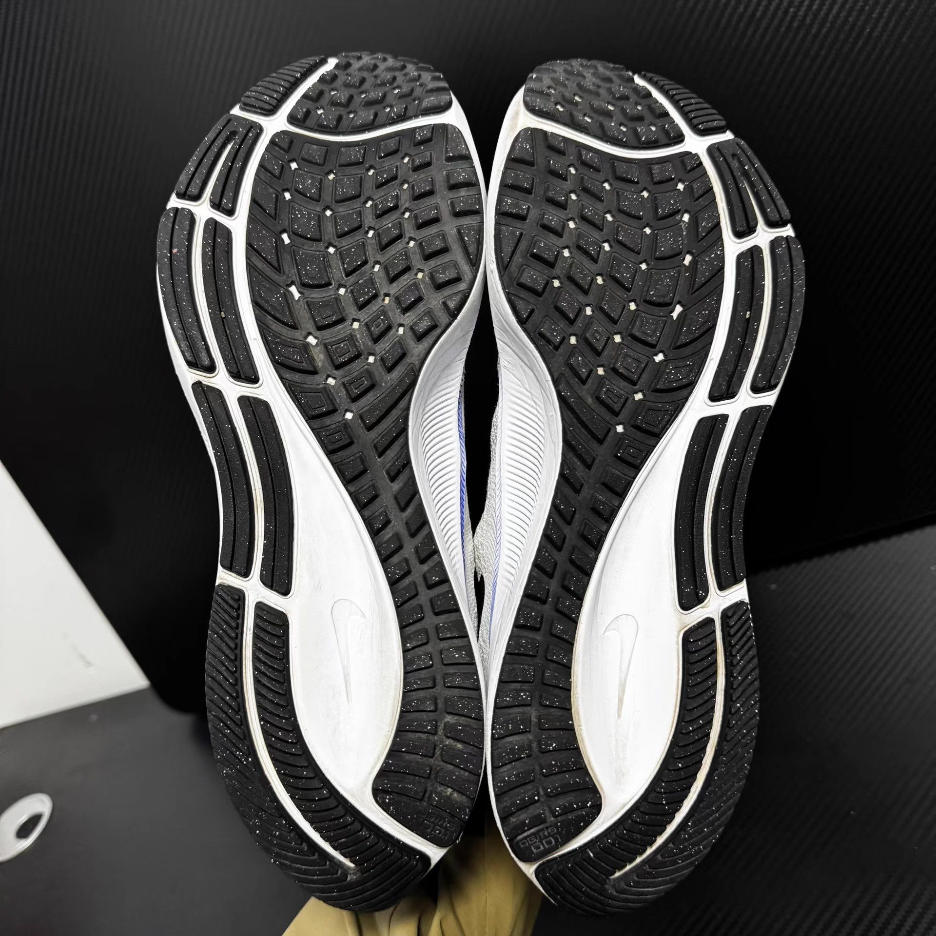 Nike Nike ZoomX Vaporfly NEXT%, lightweight Q10 Size US 9 / EU 42 - 4 Thumbnail