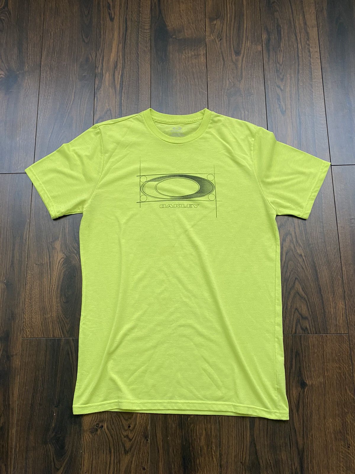 Oakley Vintage Oakley T-Shirt Centre Logo Gorpcore 2000s Size US L / EU 52-54 / 3 - 2 Thumbnail
