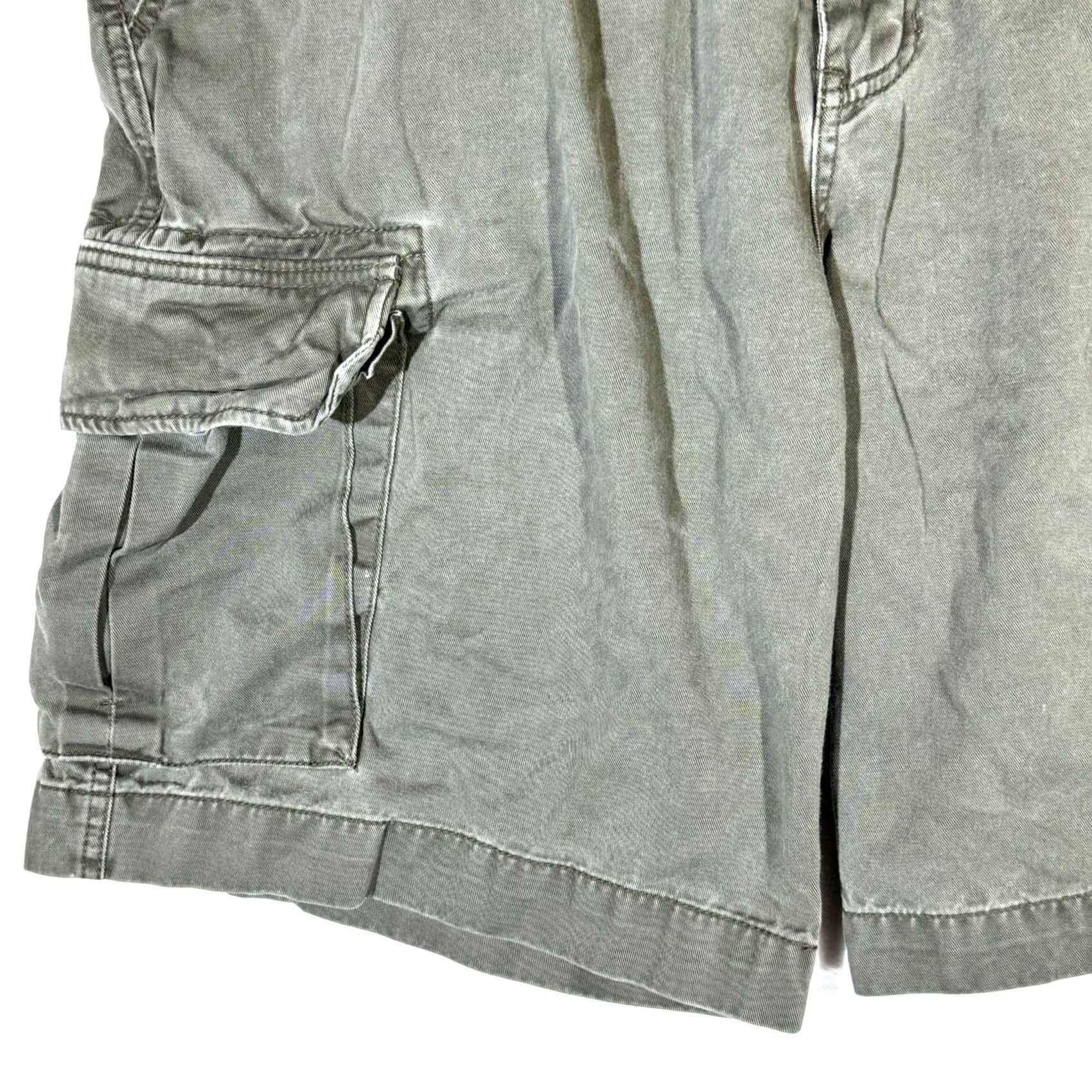 Vintage Bass Cargo Shorts 40 Green Cotton Utility Multi-Pocket High-Rise Zip Fly Men’s Size US 40 / EU 56 - 3 Thumbnail
